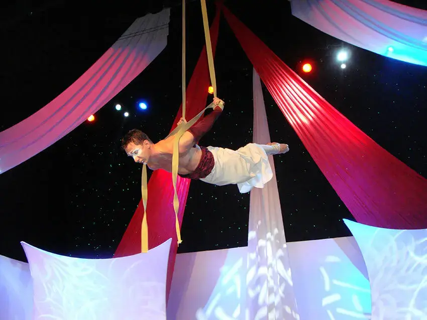 Cirque Style Performer Acrobat Event Entertainment Las Vegas